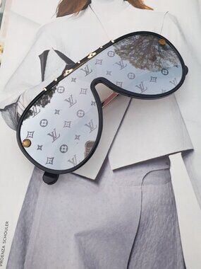 Fashion Sunglasses Shades Unisex Black Gold Silver Reflective Lens Accessory